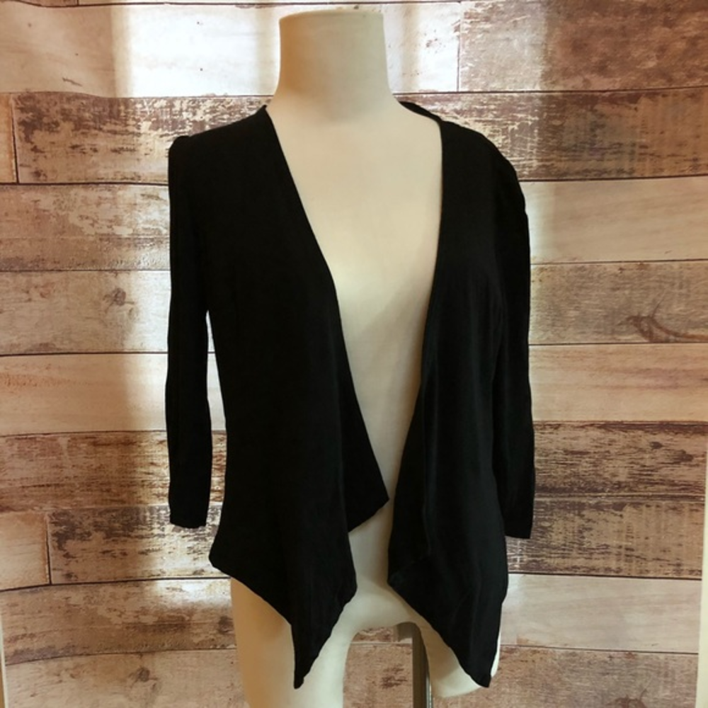 Lester drape‎ front top size large